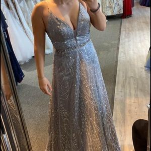 BRAND NEW prom dress!! Never worn, no alterations